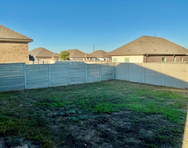 105 Blue Blaze Trl - Photo Thumbnail 23