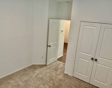 105 Blue Blaze Trl - Photo Thumbnail 16