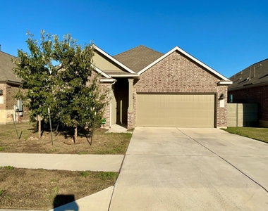 105 Blue Blaze Trl - Photo Thumbnail 1