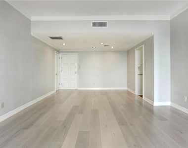 1801 Lavaca St - Photo Thumbnail 4