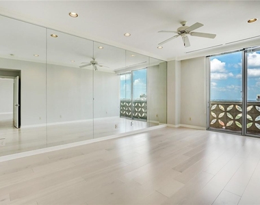 1801 Lavaca St - Photo Thumbnail 7