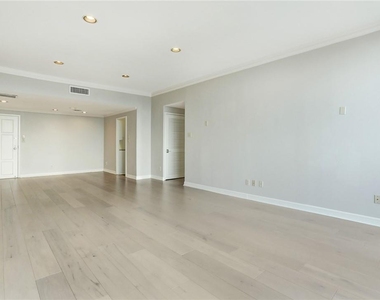 1801 Lavaca St - Photo Thumbnail 3