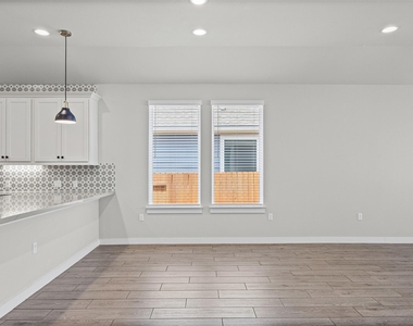 8317 Donnelley Dr - Photo Thumbnail 10