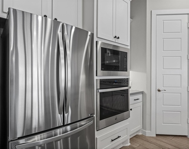 8317 Donnelley Dr - Photo Thumbnail 6