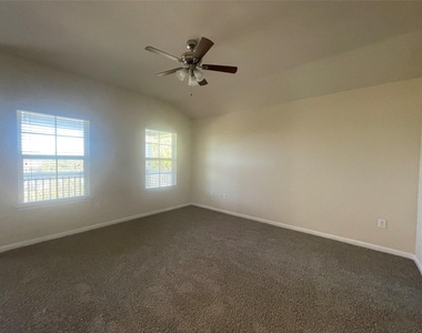 18345 Tallgrass Prairie Dr - Photo Thumbnail 12