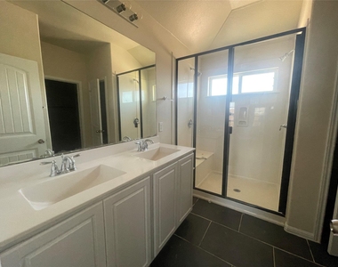 18345 Tallgrass Prairie Dr - Photo Thumbnail 11