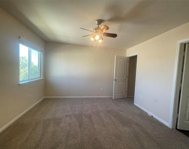 18345 Tallgrass Prairie Dr - Photo Thumbnail 9