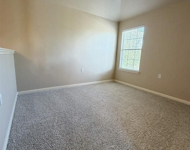 7821 Tee Dr - Photo Thumbnail 19