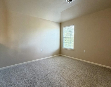 7821 Tee Dr - Photo Thumbnail 20