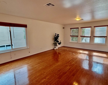 4807 E Oltorf St - Photo Thumbnail 3