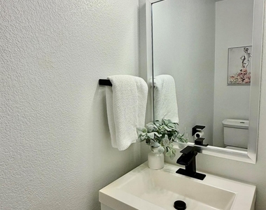 4807 E Oltorf St - Photo Thumbnail 10