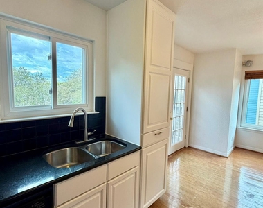 4807 E Oltorf St - Photo Thumbnail 9
