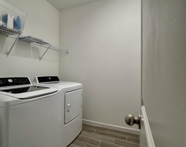 2947 Crossfield Drive - Photo Thumbnail 16