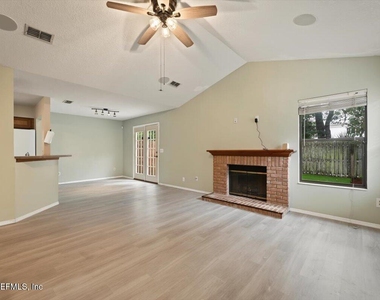 3811 Millpoint Drive - Photo Thumbnail 10