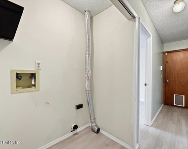 3811 Millpoint Drive - Photo Thumbnail 19