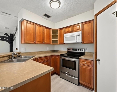 3811 Millpoint Drive - Photo Thumbnail 15