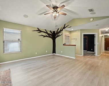 3811 Millpoint Drive - Photo Thumbnail 12