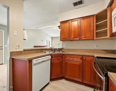 3811 Millpoint Drive - Photo Thumbnail 16