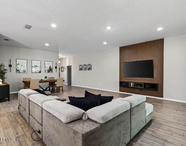 3172 Little Kern Lane - Photo Thumbnail 14