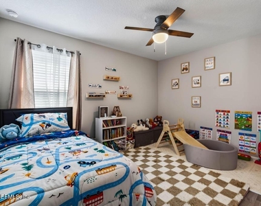 3172 Little Kern Lane - Photo Thumbnail 34