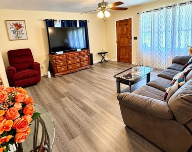 5741 Wilson Boulevard - Photo Thumbnail 2