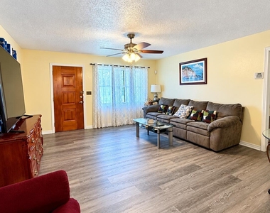 5741 Wilson Boulevard - Photo Thumbnail 3