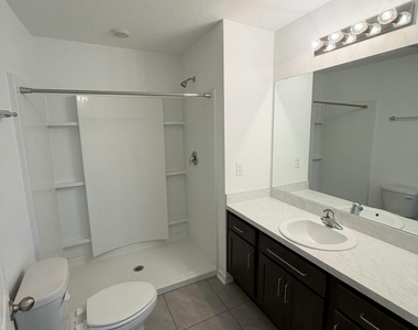 8304 Asteroid Street - Photo Thumbnail 7