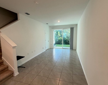 8304 Asteroid Street - Photo Thumbnail 3