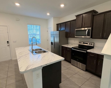 8304 Asteroid Street - Photo Thumbnail 2