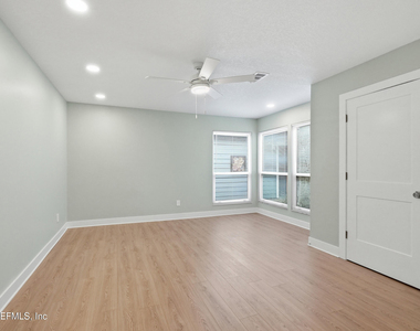 136 Willow Pond Lane - Photo Thumbnail 11