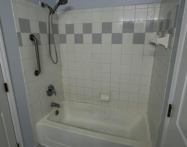 13810 Sutton Park Drive N - Photo Thumbnail 12