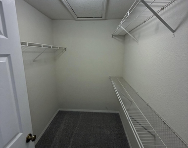 13810 Sutton Park Drive N - Photo Thumbnail 8