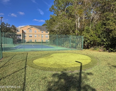 13810 Sutton Park Drive N - Photo Thumbnail 16