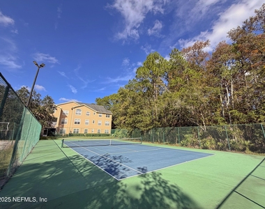 13810 Sutton Park Drive N - Photo Thumbnail 18