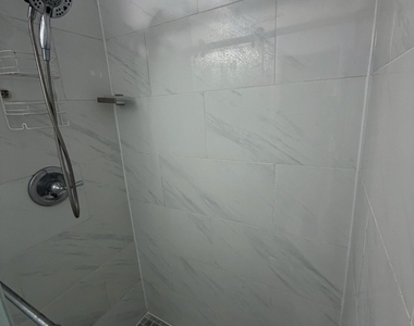 13810 Sutton Park Drive N - Photo Thumbnail 9