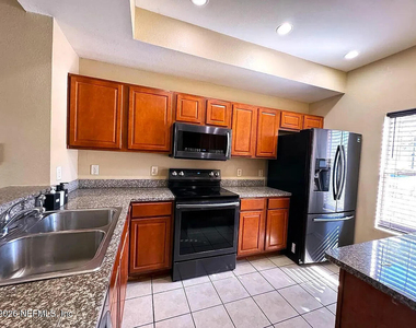 10200 Belle Rive Boulevard - Photo Thumbnail 3