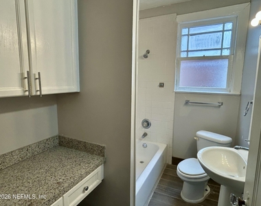 2504 Park Street - Photo Thumbnail 9