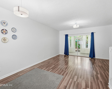 12311 Kensington Lakes Drive S - Photo Thumbnail 9