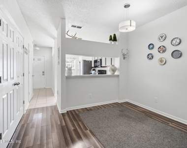 12311 Kensington Lakes Drive S - Photo Thumbnail 5