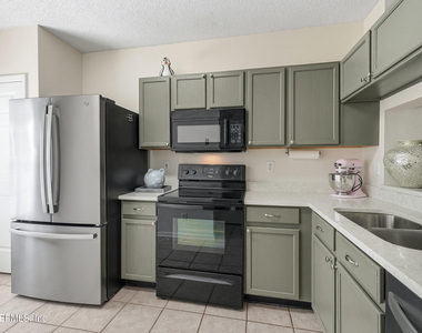 12311 Kensington Lakes Drive S - Photo Thumbnail 6