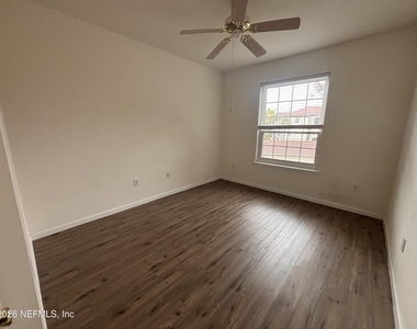 7990 E Baymeadows Road - Photo Thumbnail 18