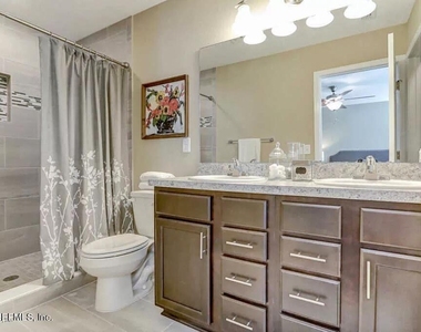 1308 Lake Shore Boulevard - Photo Thumbnail 6