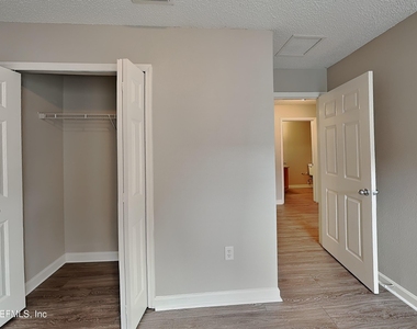 11626 Brian Lakes Drive N - Photo Thumbnail 11