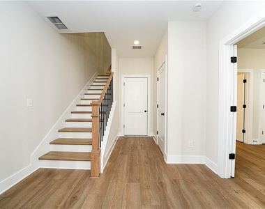 2199 Wexford Drive Ne - Photo Thumbnail 5