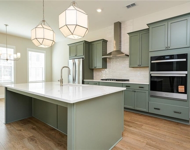2199 Wexford Drive Ne - Photo Thumbnail 10