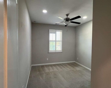 4260 Essex Pond Way - Photo Thumbnail 12