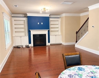 118 Village Place - Photo Thumbnail 14