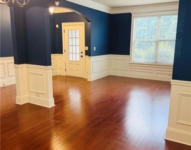 118 Village Place - Photo Thumbnail 16