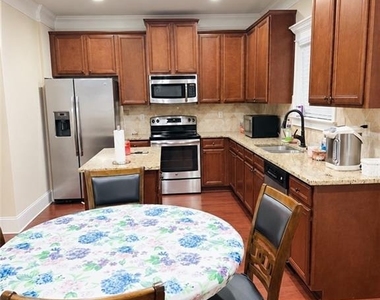 118 Village Place - Photo Thumbnail 12