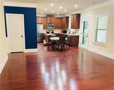 118 Village Place - Photo Thumbnail 24